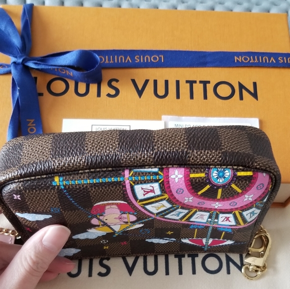 Louis Vuitton Mini Pochette Christmas 2020 edition - Picture 5 of 16